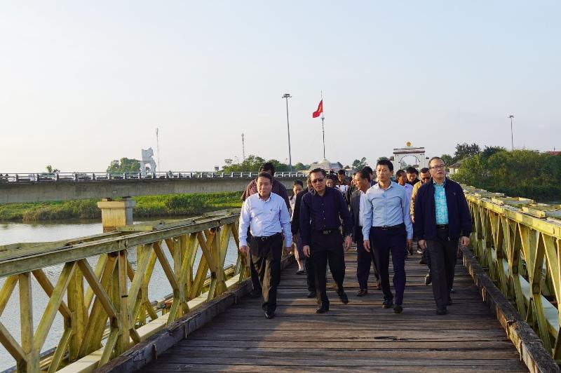 Lao delegation visited Camel Quang Tri brewery